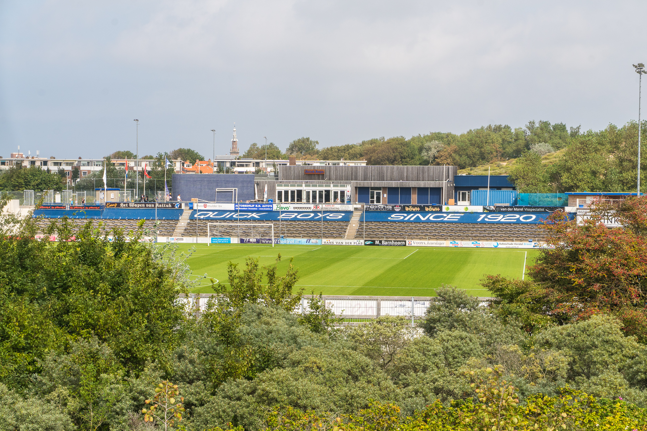 Sportpark Nieuw Zuid, vanuit duin, hoofdveld, veld 1, tribune, stadion (12)