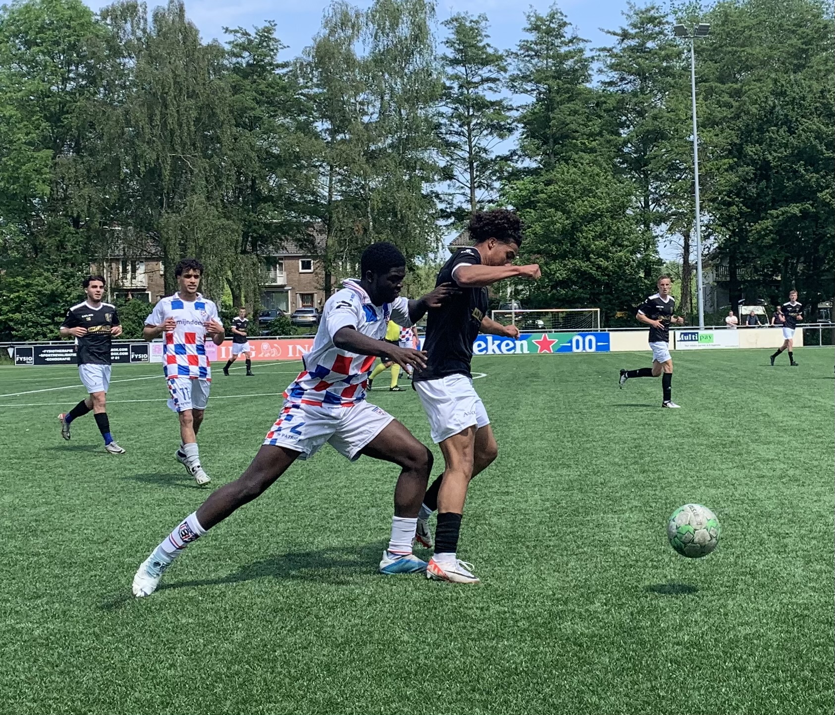 Jong Quick Boys op titelkoers