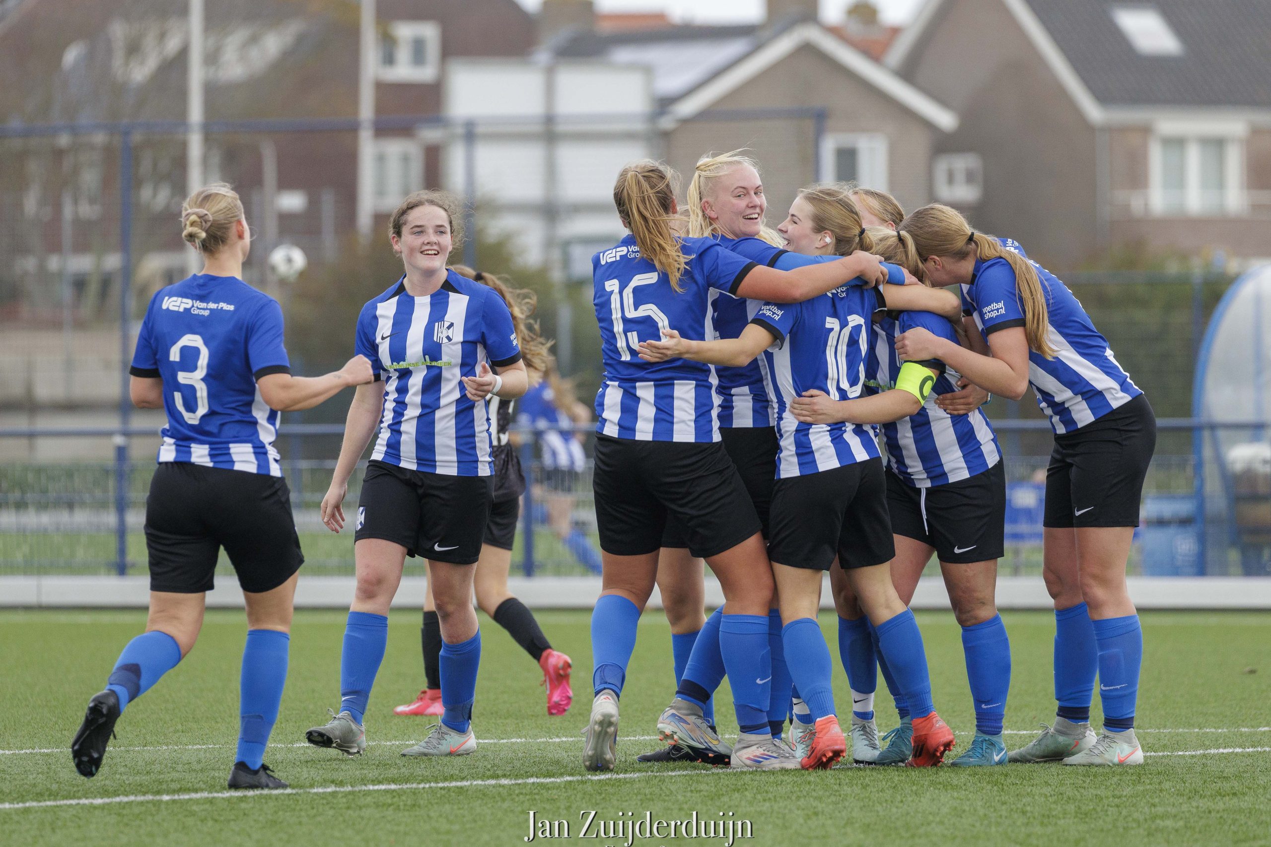Quick Boys Vrouwen 1 zet zegereeks voort