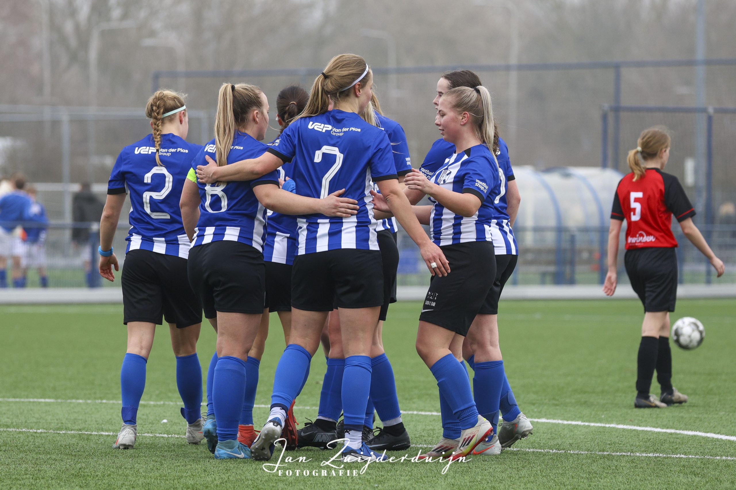 Vrouwen 1 wint thuis en blijft ongeslagen op Nieuw Zuid