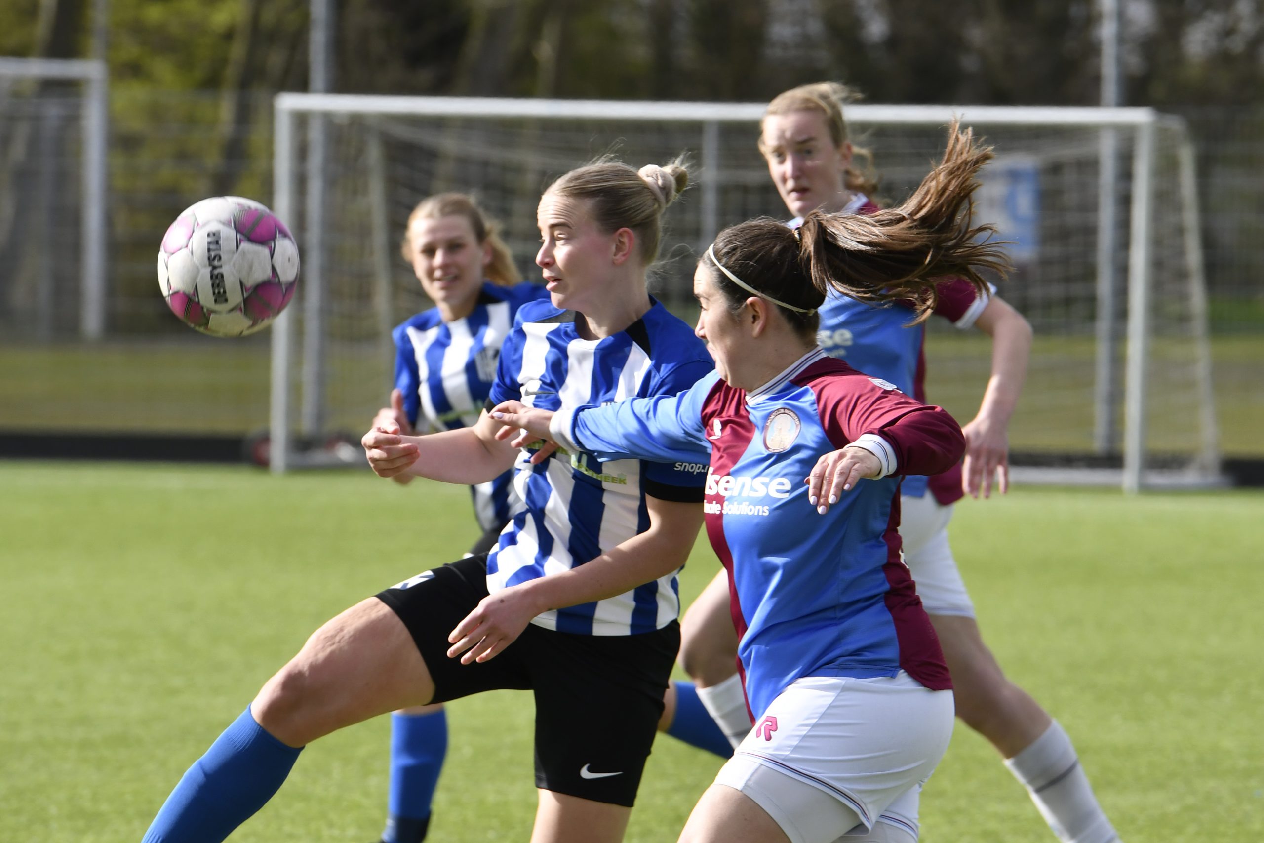 Vrouwen 1 verliest in extremis topper tegen Monster